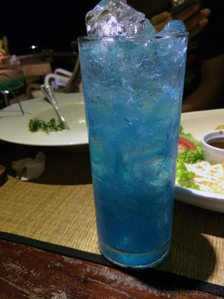 ทานข้าวเสร็จ สั่ง Italian soda มาล้างปาก อร่อย สดชื่นเช่นกัน ที่นี่ทำ cocktail อร่อยมาก พี่สาวบอก mojito ก็อร่อย แนะนำว่าน่าสั่งมาลองกินซักแก้วครับ PingPaLee_48