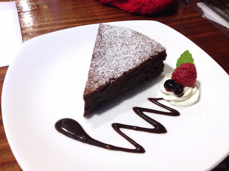 จิบกาแฟ กินขนมที่ร้านกาแฟเก่าแก่ Cafe Tirol – Hokkaido ตอน 6.2