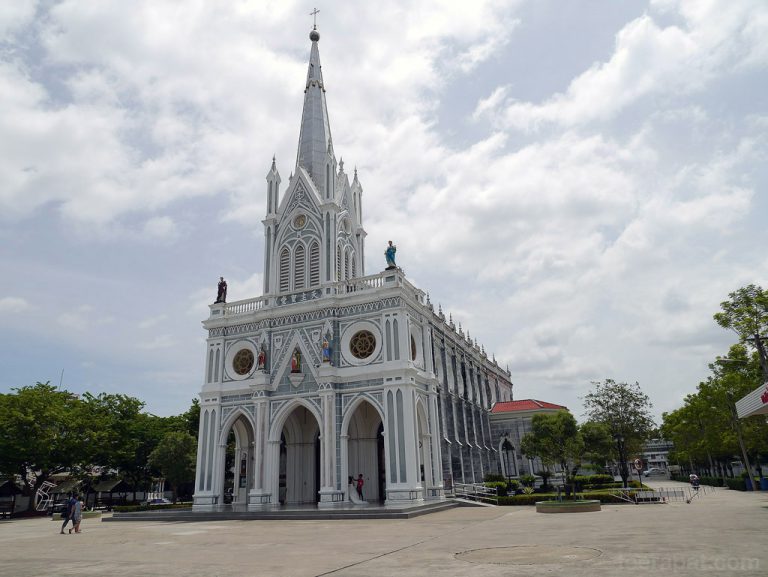 อาสนวิหารพระแม่บังเกิด บางนกแขวก สมุทรสงคราม