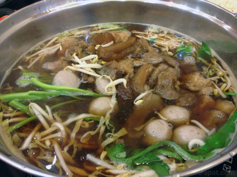ต้า หลง ก๋วยเตี๋ยวเนื้อและหม้อไฟ ปากเกร็ด