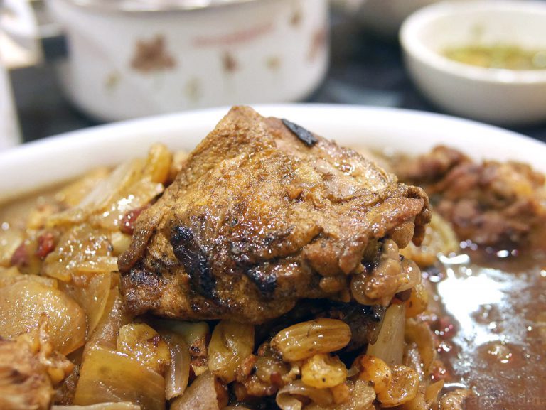 Vinegar-Braised Chicken and Onions ไก่หัวหอมเคี่ยวบัลซามิก