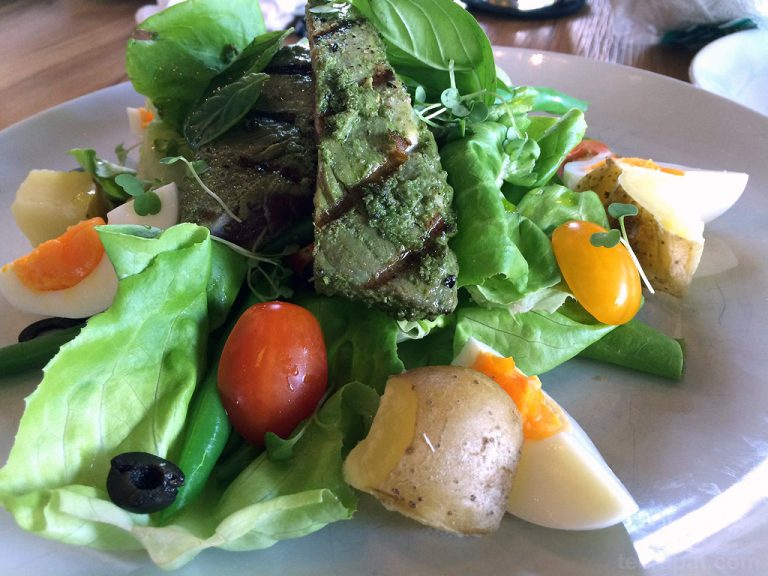 Roast Coffee & Eatery ทองหล่อ ซอย 13