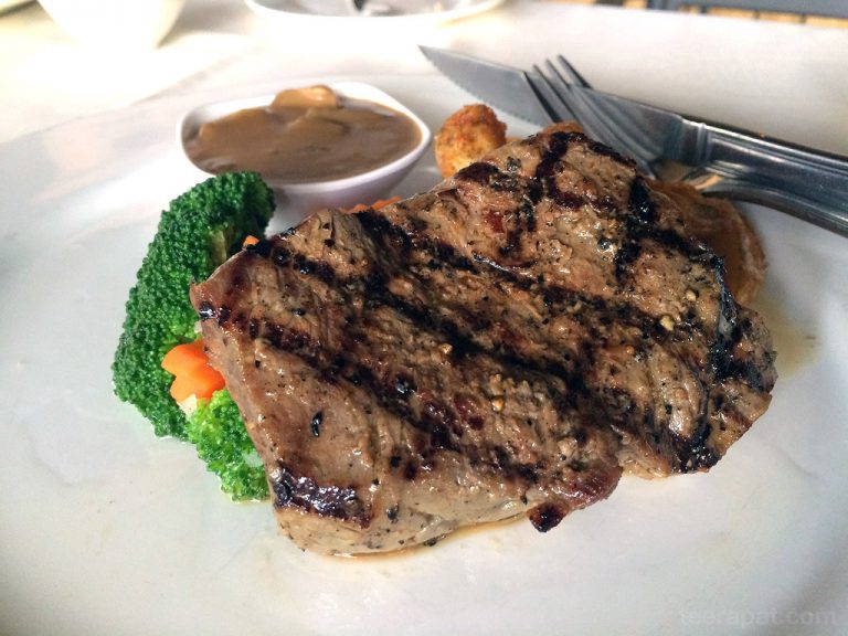 Wholly Cow อารีย์