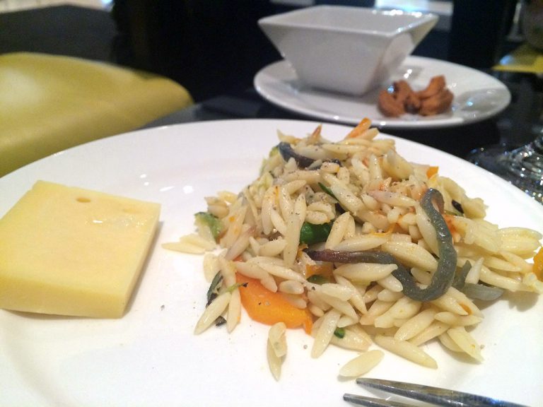 รีวิวของกินใน Emperor Lounge สนามบิน Auckland – New Zealand 2014 ตอนที่ 13
