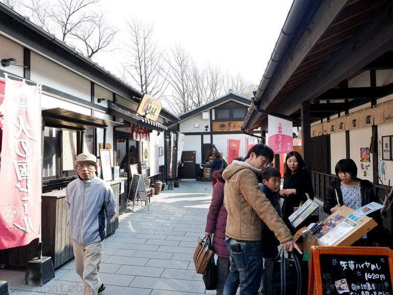 ศูนย์อาหาร Sakura no baba ใกล้ปราสาท Kumamoto – Kyushu 2014 ตอนที่ 4.2