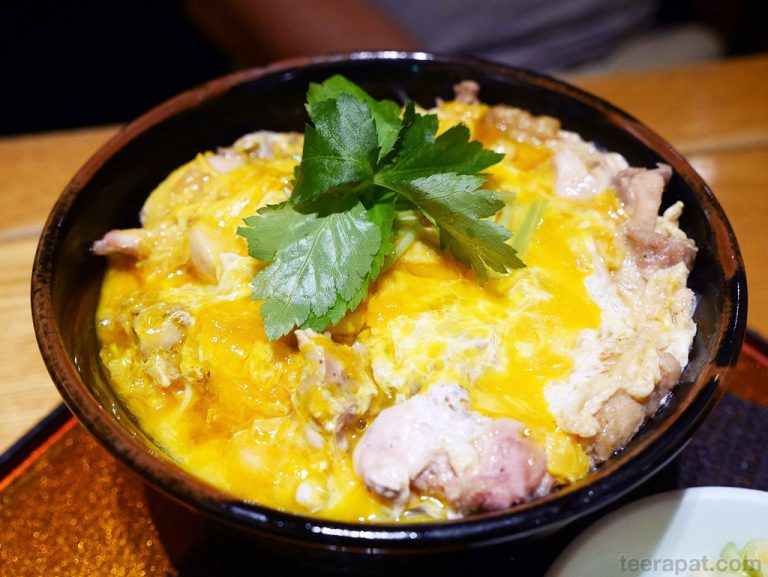 Donburiko ข้าวหน้าไก่สถานี JR Tokyo