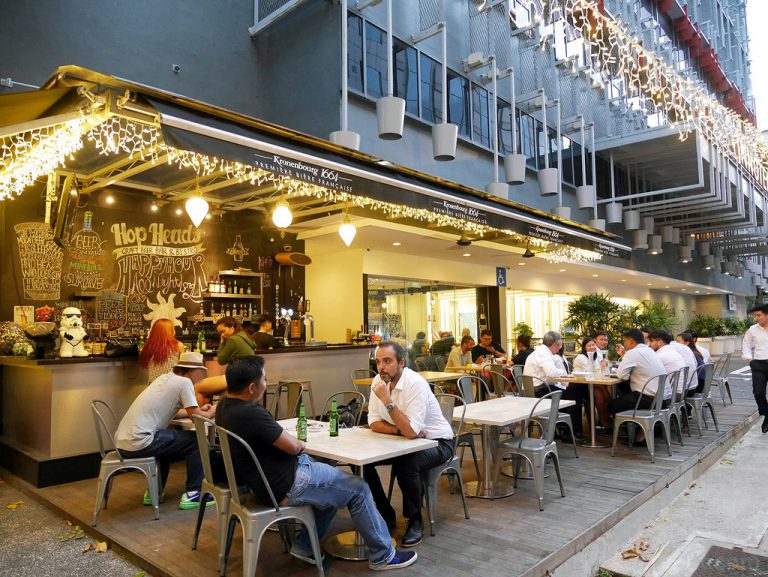 Hop Heads คราฟท์เบียร์บาร์เล็กๆ หน้าโรงแรม Innotel Singapore