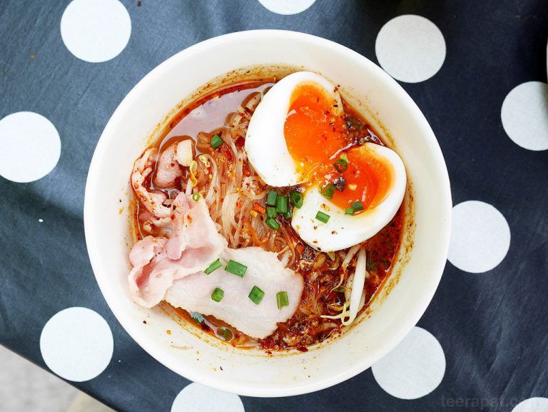 Debo Cafe ก๋วยเตี๋ยวลายจุด หัวหิน