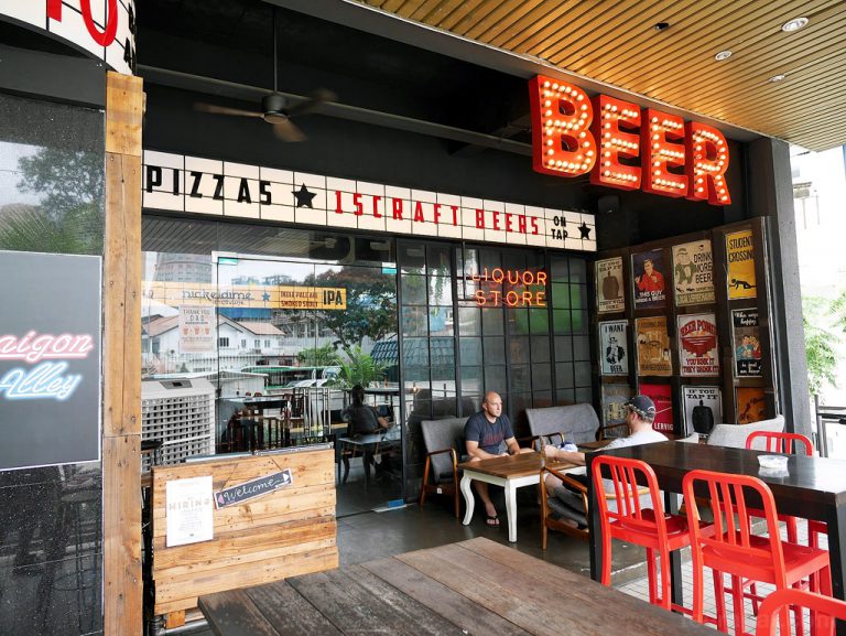 Nickeldime Drafthouse ร้านคราฟท์เบียร์สิงคโปร์