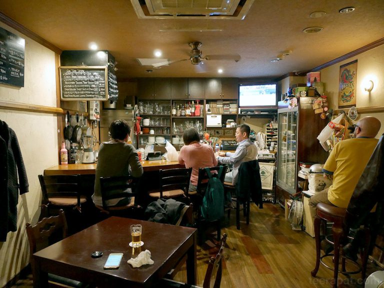Beer Pub Bamboo คราฟท์เบียร์บาร์ชั้นใต้ดิน Tokyo