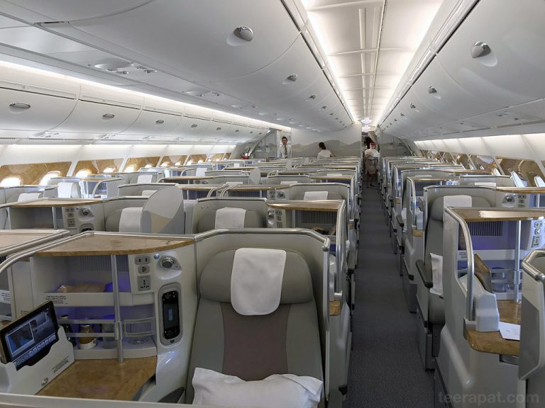 รีวิว Business Class สายการบิน Emirates กรุงเทพ – ฮ่องกง – กรุงเทพ