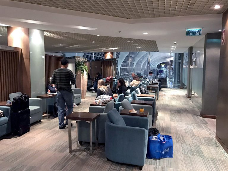 รีวิว Royal Silk Lounge สนามบินสุวรรณภูมิ