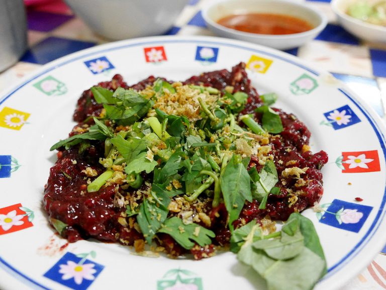 ภัตตาคารซาดิสซ์ โฮงหมู ตุ๊บอี๊ด ตุ๊บอี๊ด แม่บัวชุม-เนตรดวงดาว เชียงใหม่