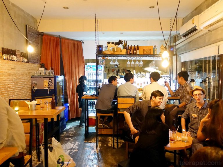 The Fat Cow ร้านคราฟท์เบียร์เสิร์ฟพร้อมเบอร์เกอร์ – ลาดพร้าว 15