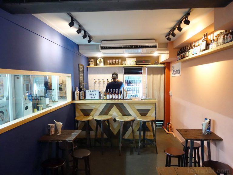 Bottle Rocket ร้านคราฟท์เบียร์ – ถนนพระอาทิตย์