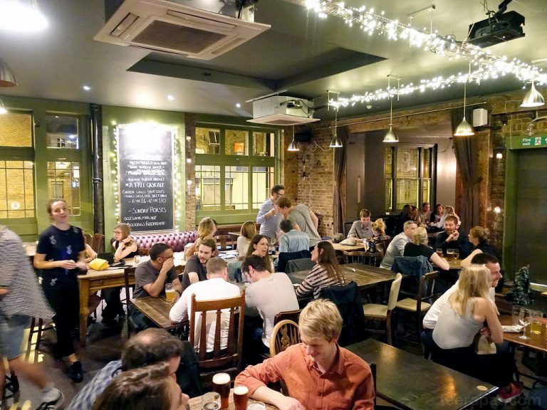 The Fox Craft Beer House ถนน Kingsland สถานี Haggerston – London