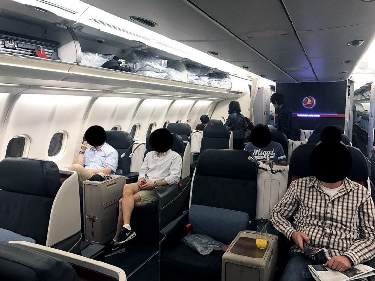 รีวิว Business Class สายการบิน Turkish Airlines London-Istanbul-Bangkok