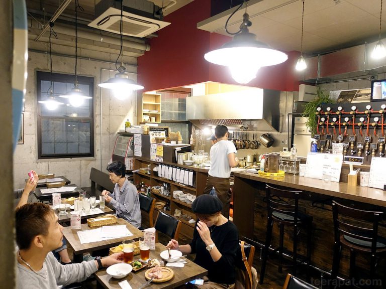 Brewpub Starboard คราฟท์เบียร์บาร์ใกล้สถานี Sannomiya – Kobe