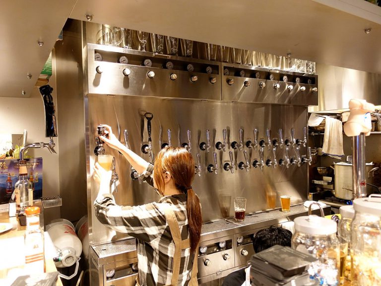 Yellow Ape Craft คราฟท์เบียร์บาร์เสิร์ฟเบียร์สด 26 แทป สถานี Kitahama – Osaka