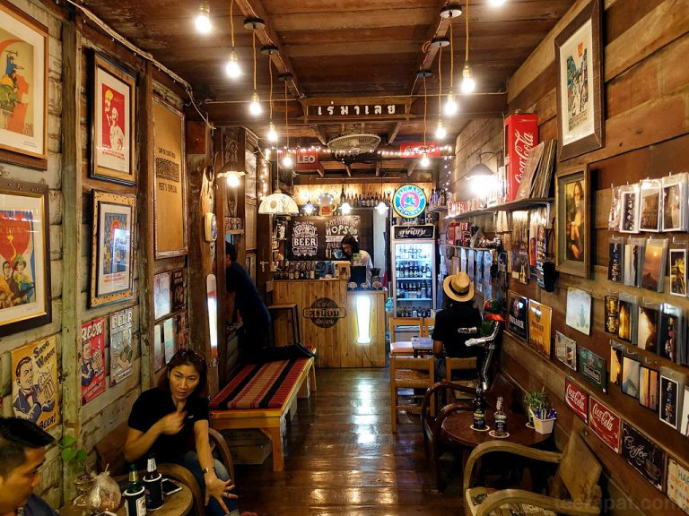 สุขนิยม cafe’ ที่พักและร้านคราฟท์เบียร์เล็กๆ ณ เชียงคาน – จังหวัดเลย