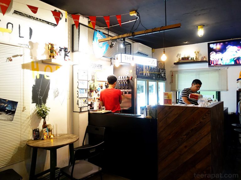 The Yellow Pug คราฟท์เบียร์บาร์บนถนนสมโภชเชียงใหม่ 700 ปี
