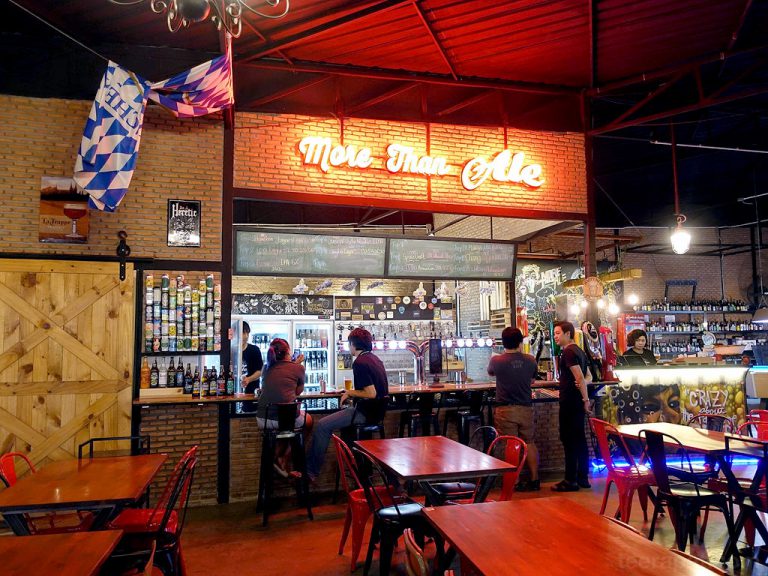 More Than Ale ร้านเบียร์ในตลาดหัวมุม เส้นเลียบทางด่วนรามอินทรา