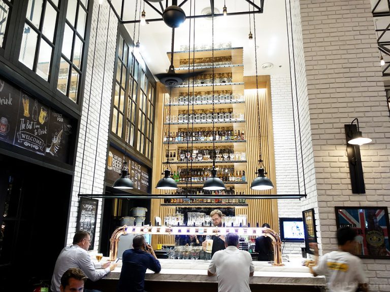 Beer Republic เบียร์บาร์แกล้มอาหารอร่อยติด BTS ชิดลม