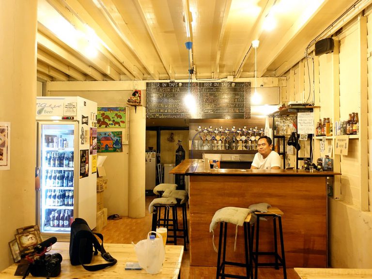 Warehouse Bar by Jaang Craft Beer คราฟท์เบียร์ในบ้านลับๆ ในซอยโปโล 6
