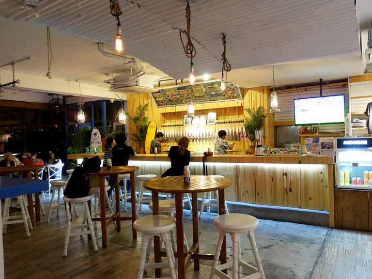 Changwon Express At Flowhouse คราฟท์เบียร์บาร์บรรยากาศบีชเฮาส์ – สุขุมวิท 26