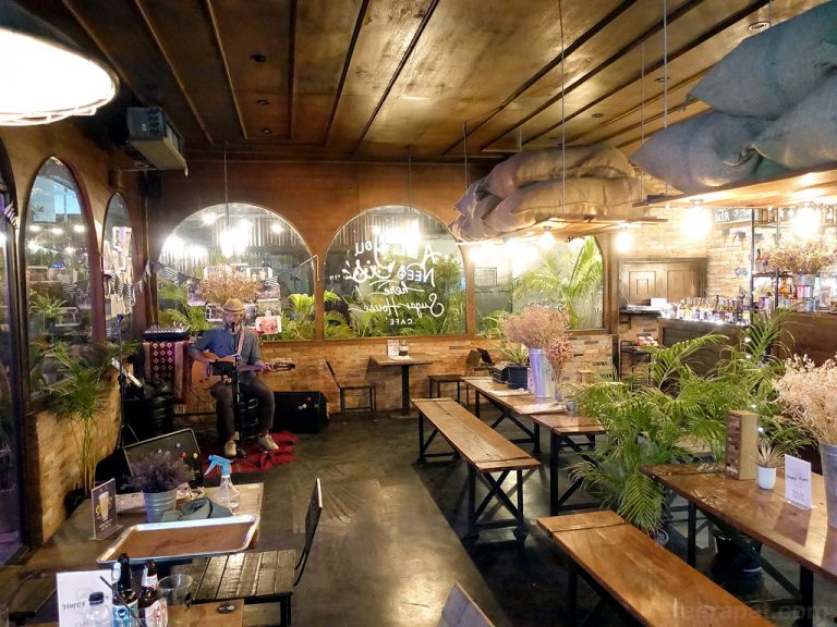 Sugar House Cafe คราฟท์เบียร์ อาหารและขนมในซอยลาดพร้าว 101