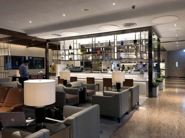 รีวิว SilverKris  Lounge สนามบินสุวรรณภูมิ