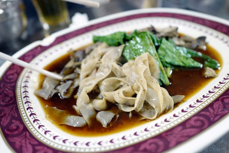 เย็นตาโฟ แหลมฟ้าผ่า ร้านดังบนถนนพัฒนาการ – คลองตัน