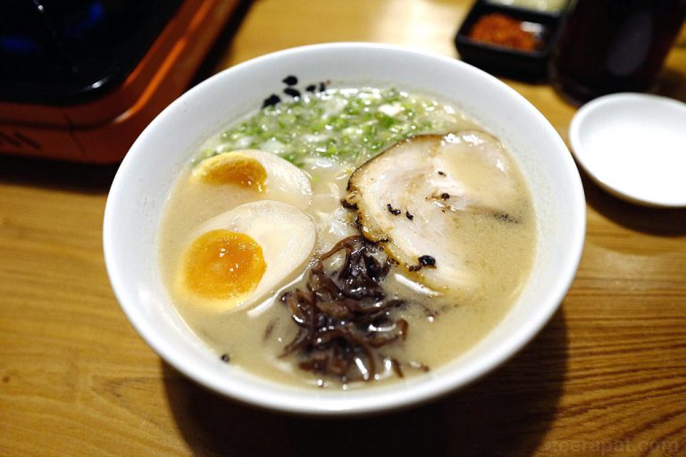 Uma Uma ราเม็งและหม้อไฟสไตล์ Hakata – สุรวงศ์