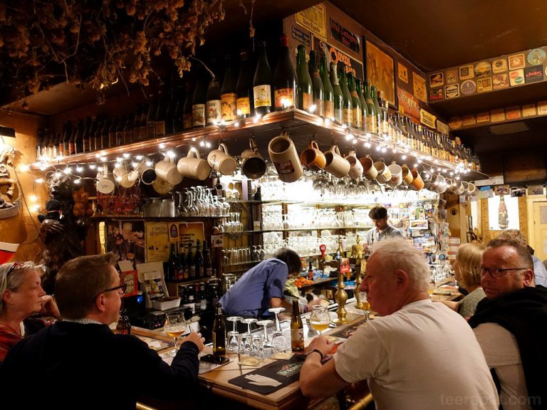 ‘t Brugs Beertje ร้านเบียร์เก่าแก่ของเมือง Brugge – ประเทศเบลเยี่ยม