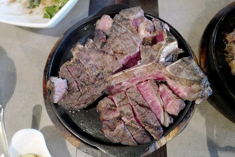 Arno’s Butcher & Eatery ร้านสเต็กเนื้อดรายเอจ – ช่องนนทรี