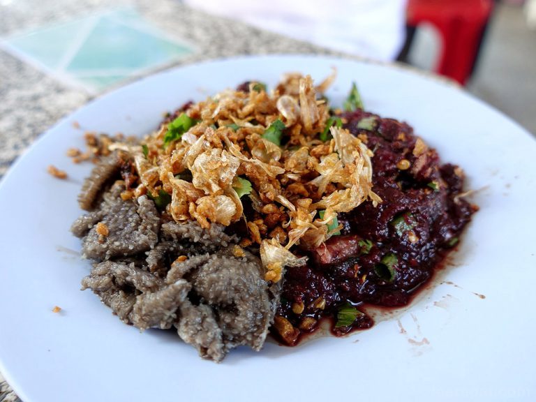 ลาบลุงน้อย ลาบควายร้านดัง ย่านร่ำเปิง – เชียงใหม่