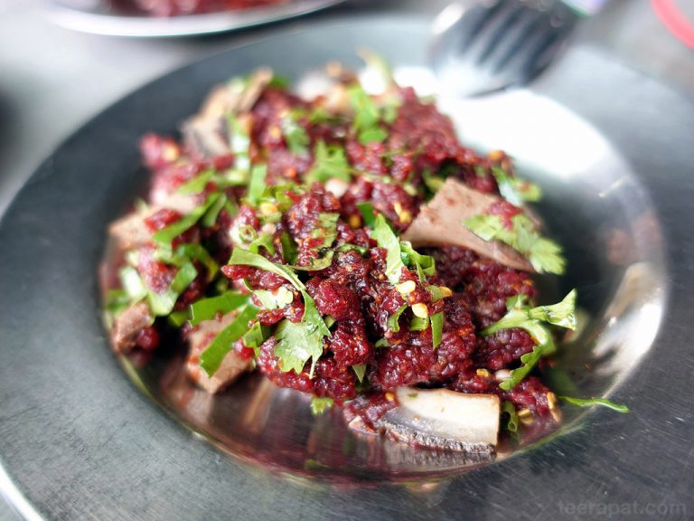 ลาบลุงแก่น ลาบควายดิบร้านดังย่านป่าแดด – เชียงใหม่