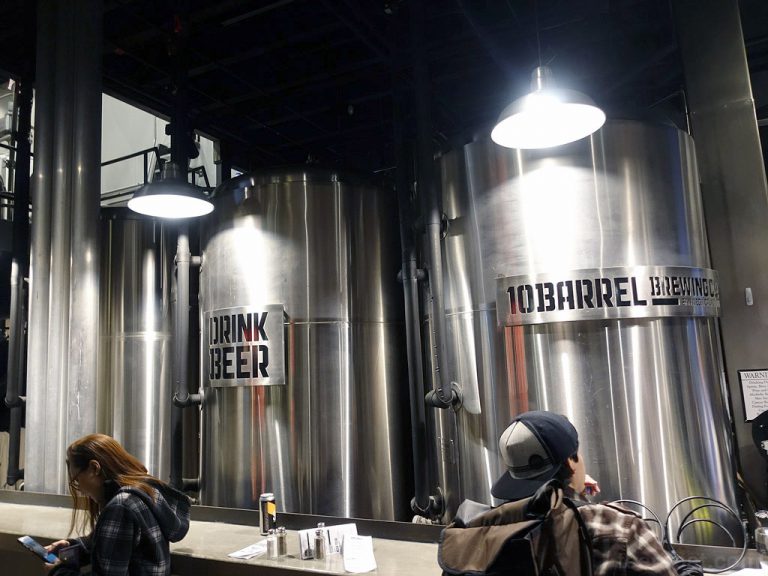10 Barrel Brewpub 20 แทปใจกลางเมือง San Diego