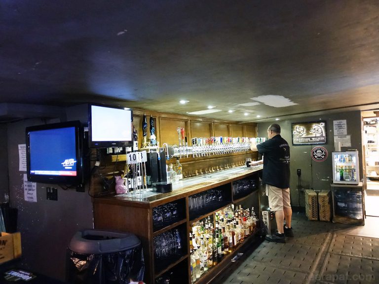 Churchill’s Pub & Grille คราฟท์เบียร์บาร์ เมือง San Marcos