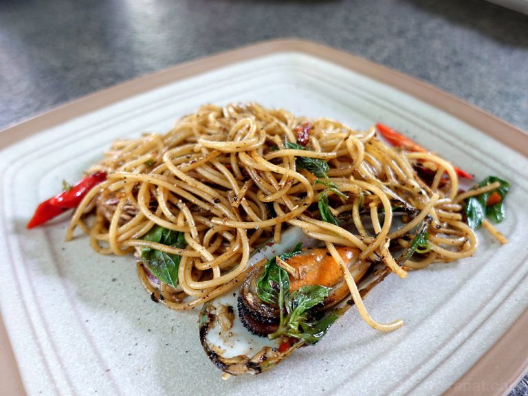 Tree House Cafe คราฟท์เบียร์ กาแฟ สปาเก็ตตี้ที่ หัวหิน ซอย 29