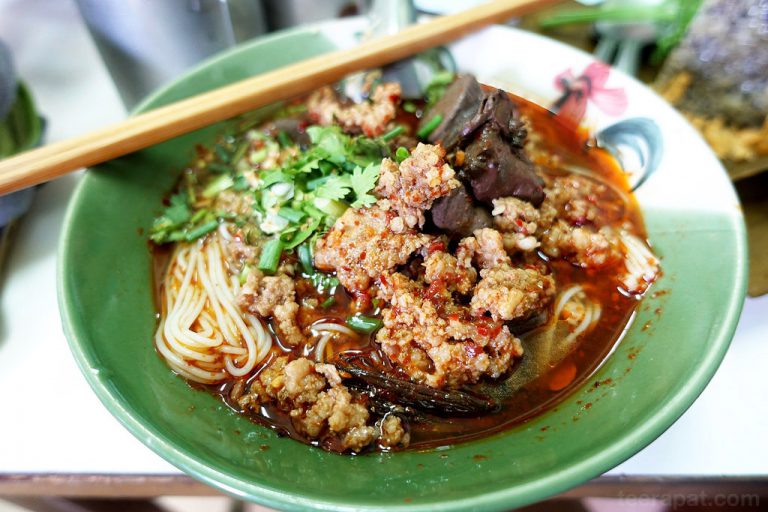 น้ำเงี้ยว ป้าสุข ขนมจีนร้านเด็ด ในตัวเมืองเชียงราย