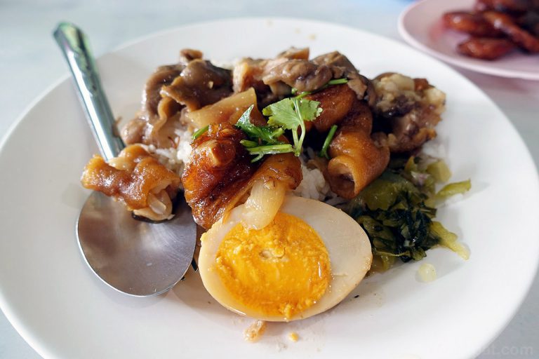 ข้าวขาหมู บางซ่อน ถนนสามัคคี นนทบุรี