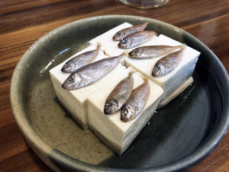 Aoi Ya Ryukyu ร้าน Izakaya สไตล์โอกินาว่า เมือง Naha, Okinawa