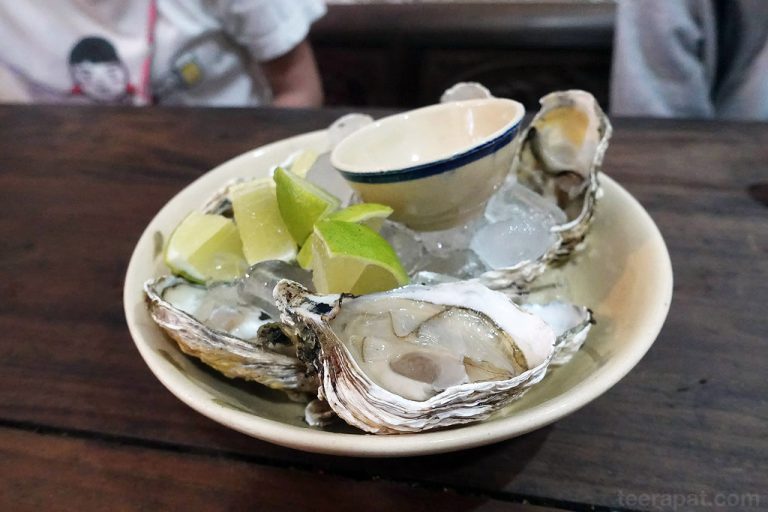 Five Oysters กินหอยนางรมสดตัวละ 13 บาท ที่ถนน Pham Ngu Lao – Ho Chi Minh