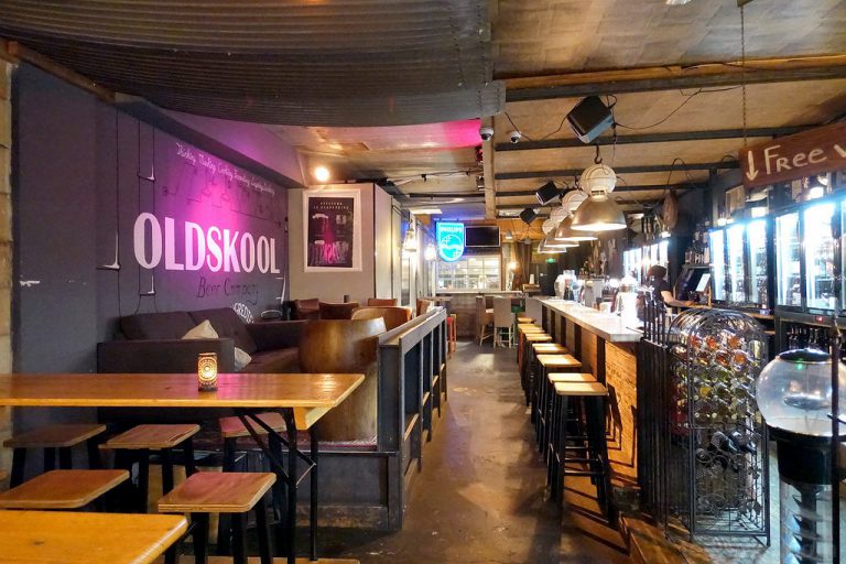 Drinkers Pub คราฟท์เบียร์บาร์ 1,000 ชนิด เมือง Eindhoven เนเธอร์แลนด์