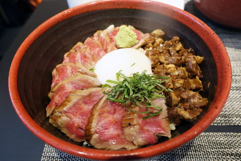 Yoka Yoka ข้าวหน้าเนื้อ Akaushi เมือง Kumamoto