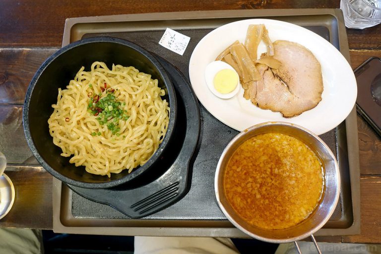 Gadou Ramen ราเม็งภูเขาไฟรสเผ็ดร้อน Chatan เกาะ Okinawa
