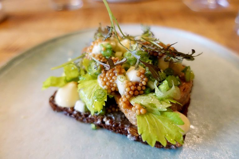 Selma ทาน Smørrebrød แซนด์วิชเปิดหน้าที่เมือง Copenhagen
