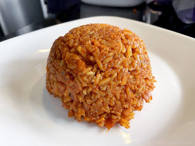 Ghanaian Jollof Rice ข้าวอบมะเขือเทศสไตล์กาน่า
