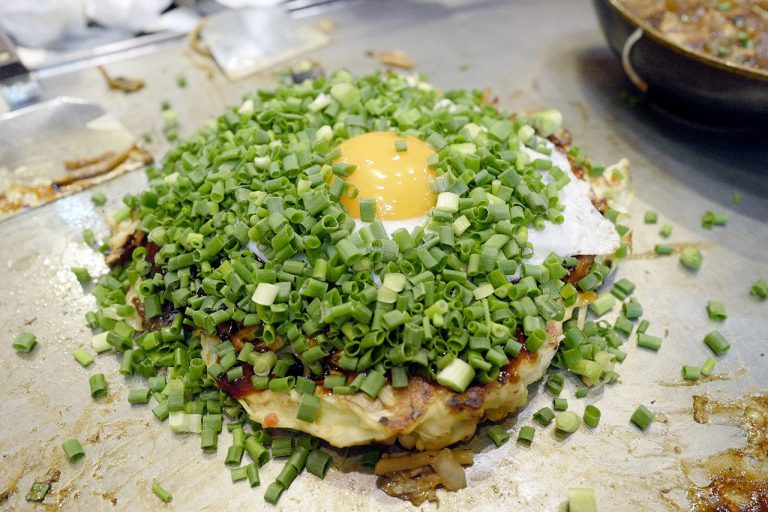 Tomo Okonomiyaki ร้านโอโคโนมิยากิและเมนูกระทะร้อนสไตล์โอซาก้า Central World